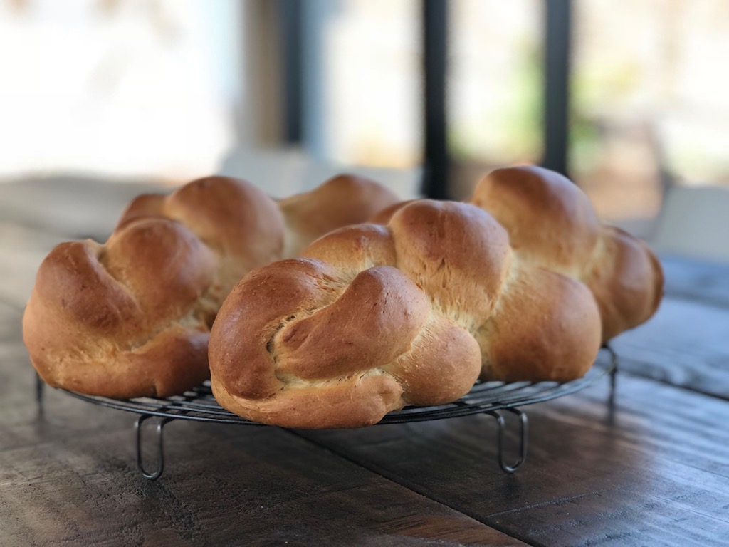 Traditional Swiss braided bread „Zopf“, vegan version