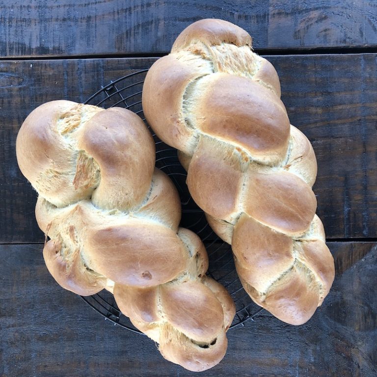Traditional Swiss braided bread „Zopf“, vegan version