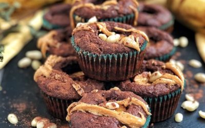 Muffins de Chocolate y Plátano rellenos de Crema de Cacahuete (vegano)